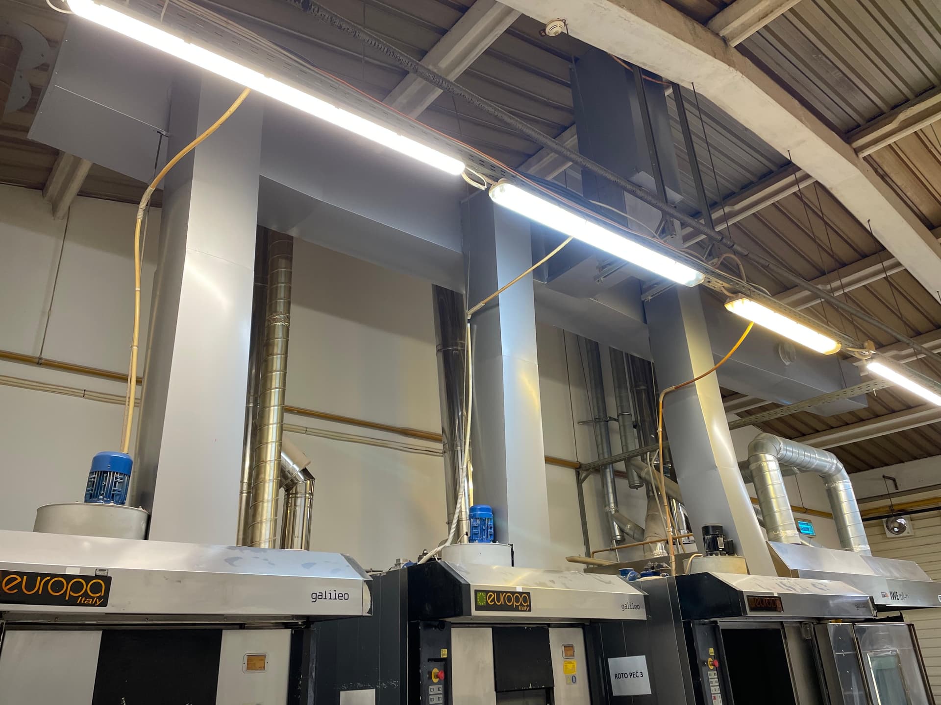 Primjer industrijskih limarskih detalja