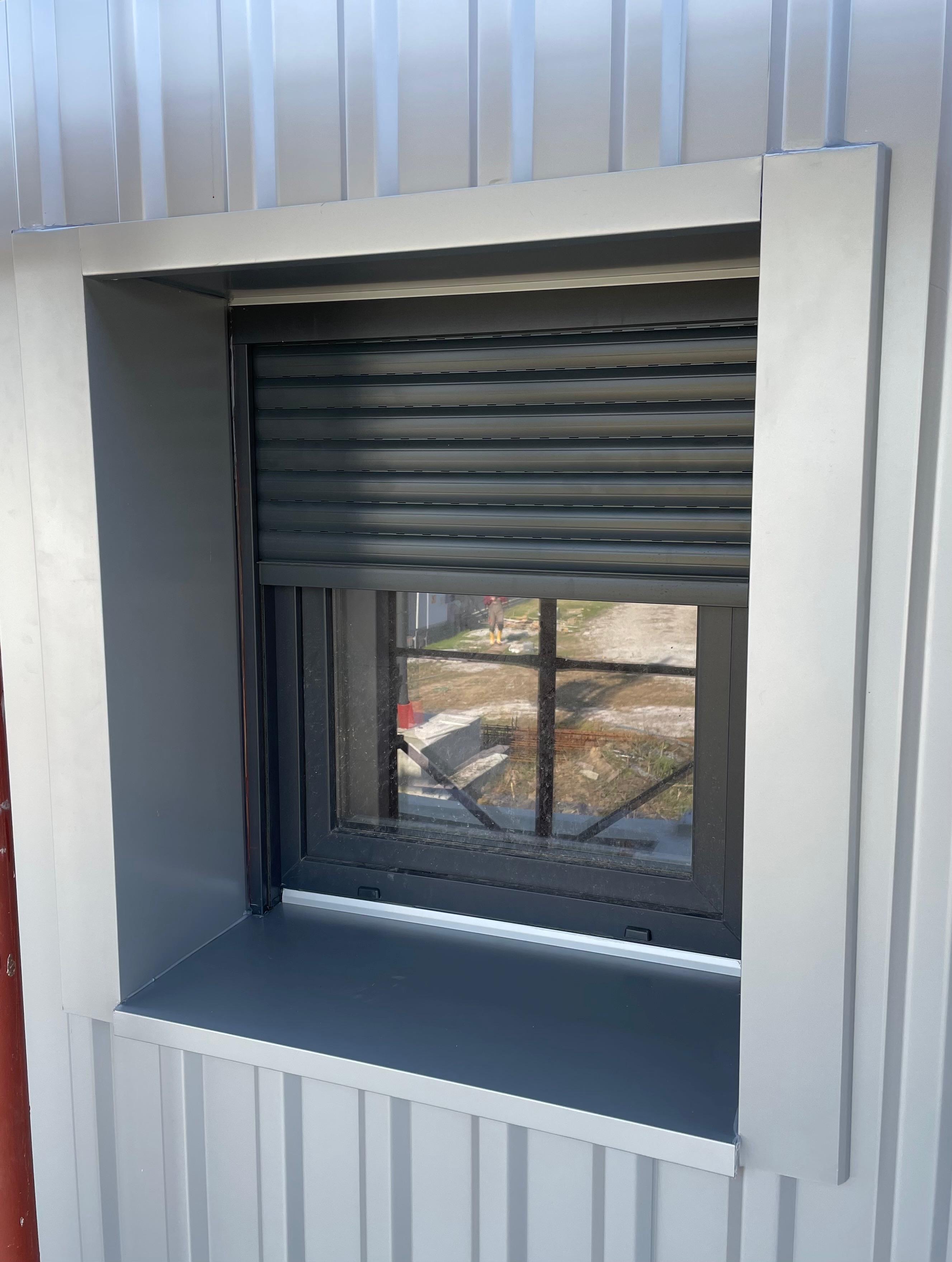 Limena ograda s detaljima